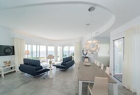 Villa Gaudina in Sant Llu s