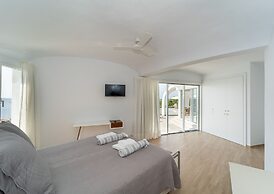 Villa Gaudina in Sant Llu s