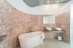 Villa Gaudina in Sant Llu s