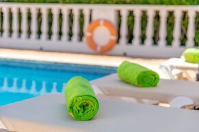 Villa Victoria in Cala en Porter