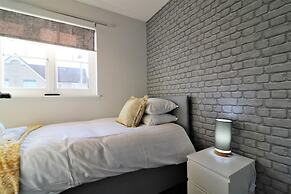 Chapelhall House - Airdrie