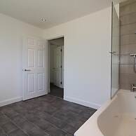 Railway House 5 bed - Maryhill