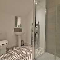 Railway House 5 bed - Maryhill