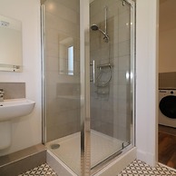 Railway House 5 bed - Maryhill