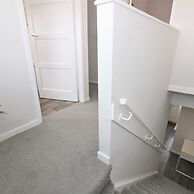 Caldercruix House - Airdrie