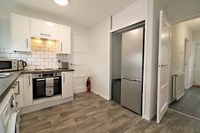 Caldercruix House - Airdrie