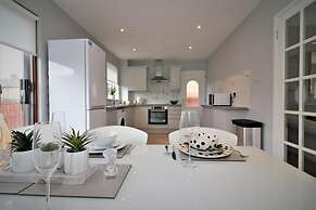 Moore View - Hamilton