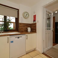 Barons Court - Paisley