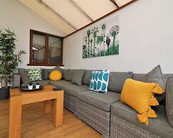 Barons Court - Paisley