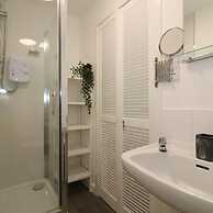 Barons Court - Paisley