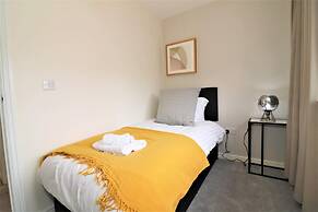 Morrison House Holytown