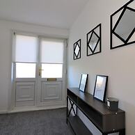 Honeywell House - Airdrie