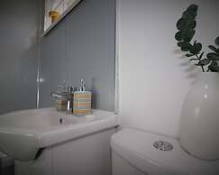 Honeywell House - Airdrie