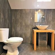 Linden Cottage Room 3 - Airdrie