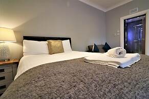 Linden Cottage Room 1 - Airdrie