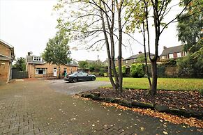Linden Cottage Room 1 - Airdrie