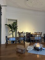 Passage 84 - Hotel & Café