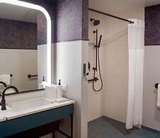 Caption by Hyatt Downtown Nashville/The Gulch