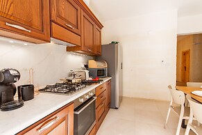 Nadurin Gozitan Villa 7 Bedr 2 Pools