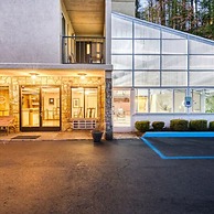 Newly Renovated Downtown Gatlinburg Condo Pool