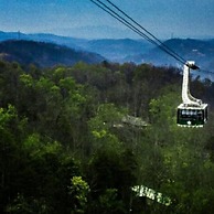 Newly Renovated Downtown Gatlinburg Condo Pool