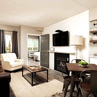 Newly Renovated Downtown Gatlinburg Condo Pool