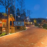 Newly Renovated Downtown Gatlinburg Condo Pool