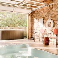 Comfy Retreat w Private Pool Hot Tub Game Room