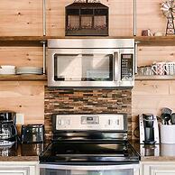 Comfy Retreat w Private Pool Hot Tub Game Room