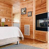 Comfy Retreat w Private Pool Hot Tub Game Room