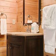 Comfy Retreat w Private Pool Hot Tub Game Room