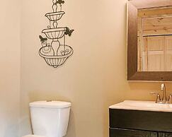 Comfy Retreat w Private Pool Hot Tub Game Room