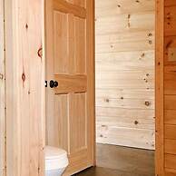 Comfy Retreat w Private Pool Hot Tub Game Room