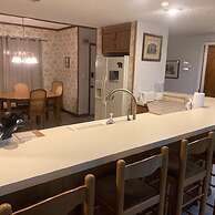 5 Star 3 bd 3ba Serenity Views w Pool Fireplace