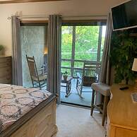 5 Star 3 bd 3ba Serenity Views w Pool Fireplace