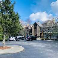 5 Star 3 bd 3ba Serenity Views w Pool Fireplace