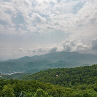 5 Star 3 bd 3ba Serenity Views w Pool Fireplace