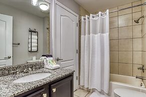 Luxurious Renovated Pool Basketball Playground