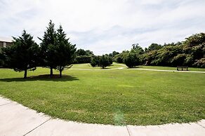 Luxurious Renovated Pool Basketball Playground
