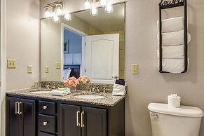 Luxurious Renovated Pool Basketball Playground