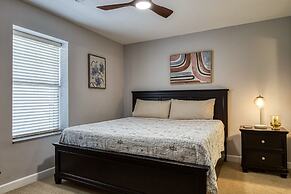 Luxurious Renovated Pool Basketball Playground