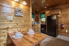 Quiet 5 Star Honeymooner Gorgeous View Pool FP