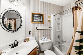 On Top Of The World-heavenly Views-sunsets-pool