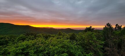 On Top Of The World-heavenly Views-sunsets-pool