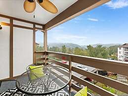 NEW Renovated Fabulous 2 bed 2 Bath Pool View