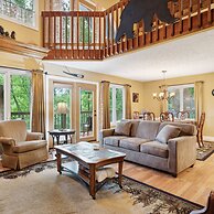 Beautiful Scenery w Hot Tub Pool Arcade