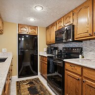 Beautiful Scenery w Hot Tub Pool Arcade