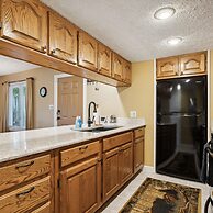 Beautiful Scenery w Hot Tub Pool Arcade