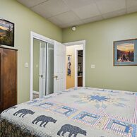 Beautiful Scenery w Hot Tub Pool Arcade