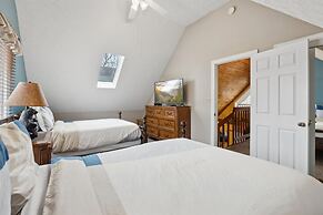 Beautiful Scenery w Hot Tub Pool Arcade